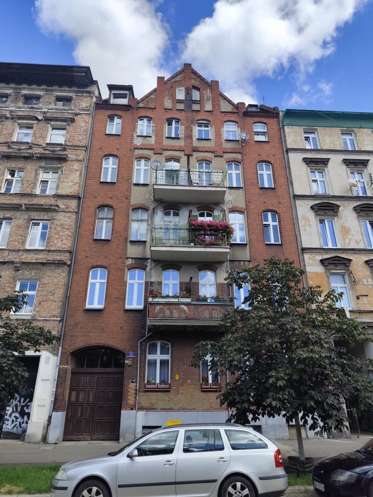 Kamienica pl. Strzelecki 15 przed modernizacją