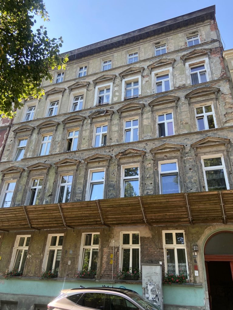 Kamienica pl. Strzelecki 8 przed modernizacją