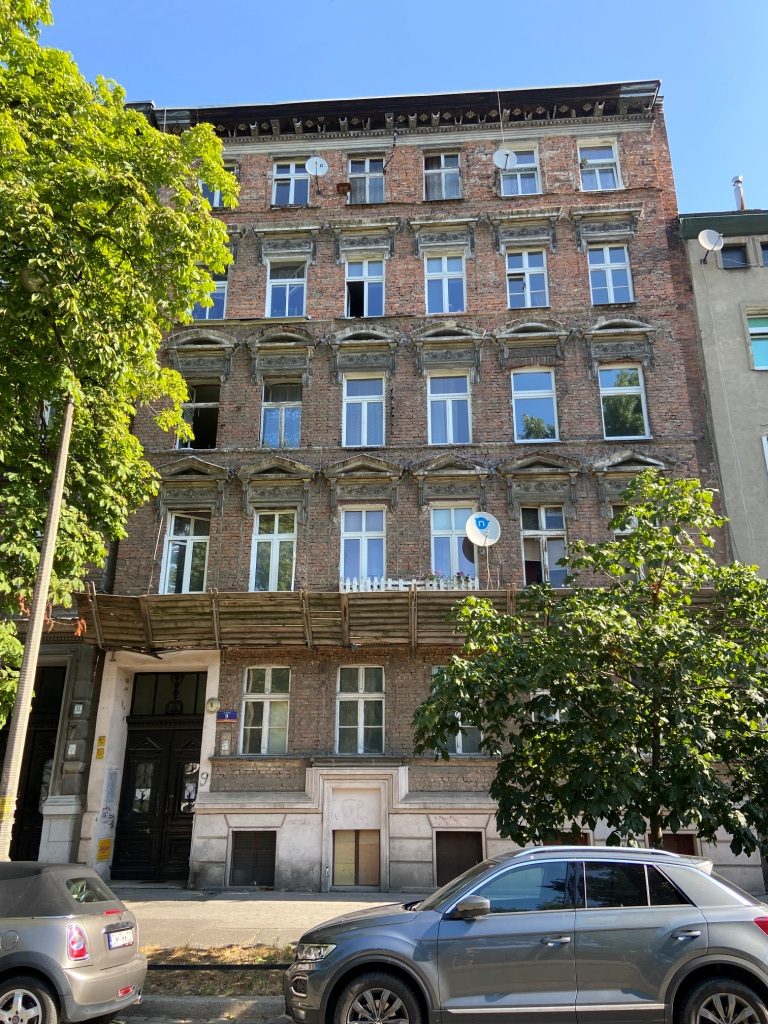 Kamienica pl. Strzelecki 9 przed modernizacją