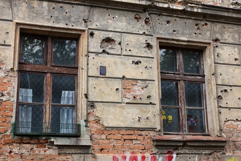 Kamienice przy ul. św. Jerzego na początku remontu w lipcu 2025