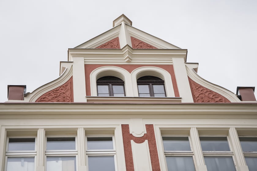 Kamienica wspólnotowa Rozbrat 12 po remoncie (w lipcu 2025 roku)