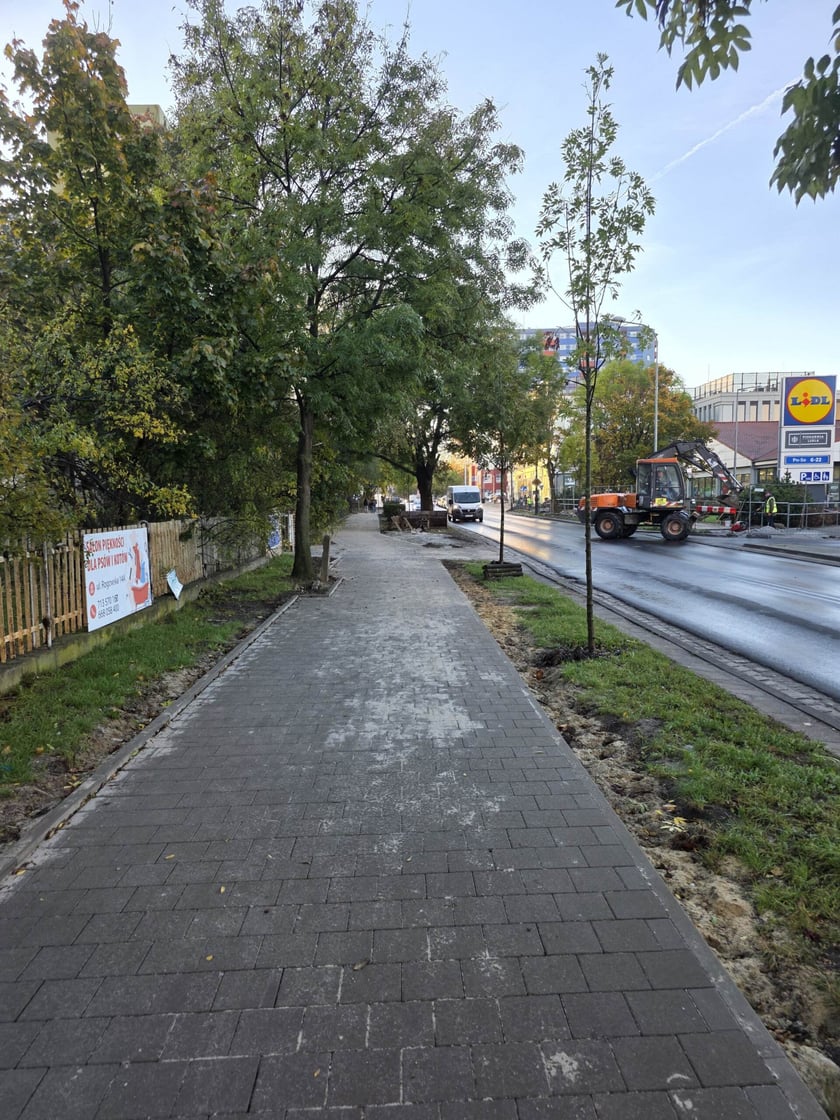 Remont chodnika na ul. Gubińskiej we Wrocławiu - 13.10.2025 r.