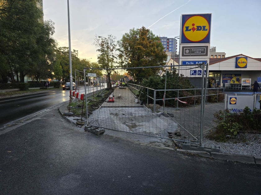 Remont chodnika na ul. Gubińskiej we Wrocławiu - 13.10.2025 r.