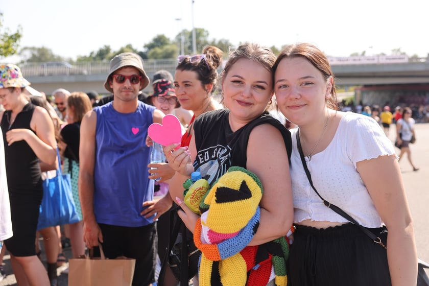 Fanie Eda Sheerana w drodze na kncert na Tarczyński Arena Wrocław, 15 sierpnia 2025