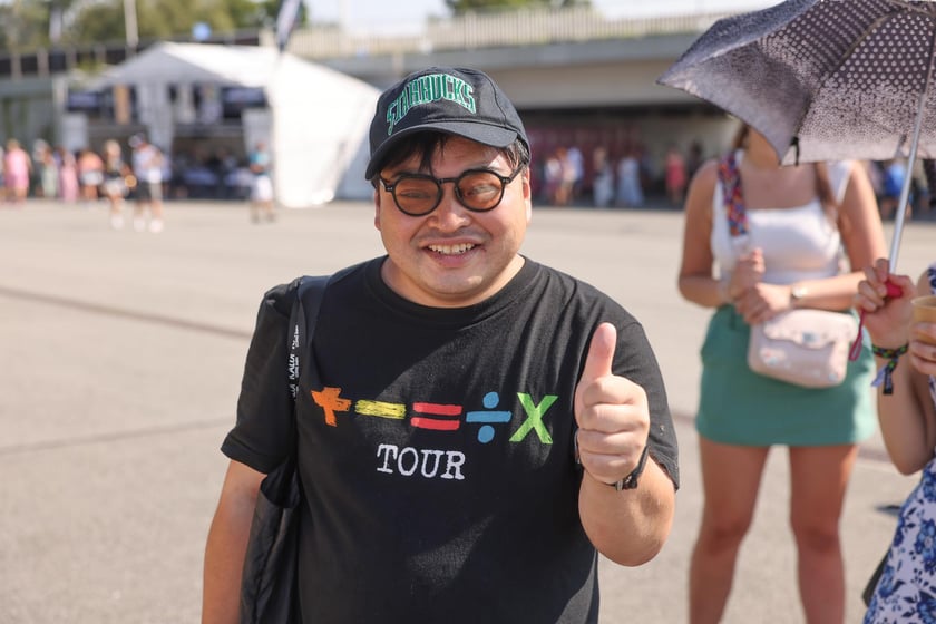 Fanie Eda Sheerana w drodze na kncert na Tarczyński Arena Wrocław, 15 sierpnia 2025