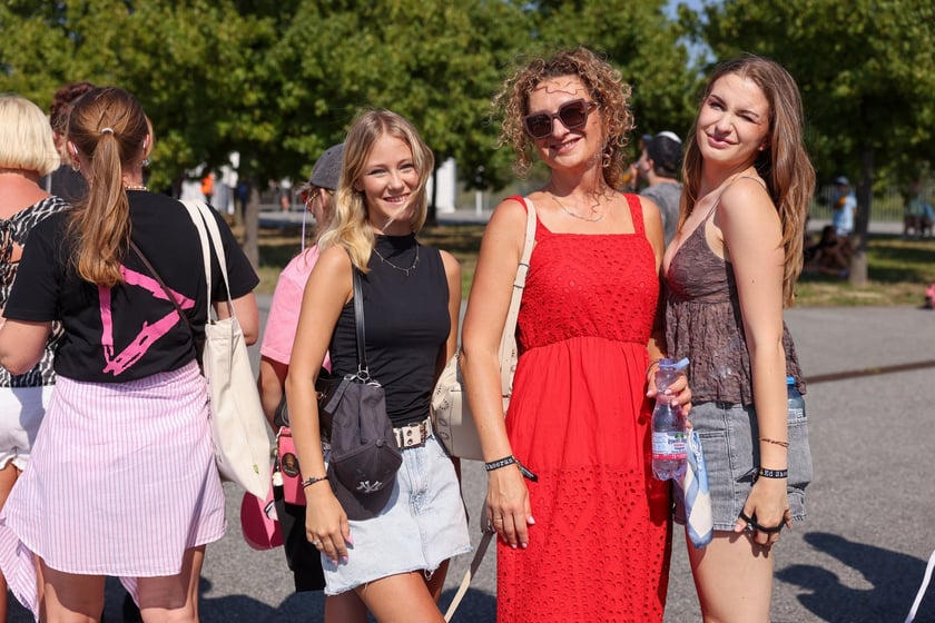 Fanie Eda Sheerana w drodze na kncert na Tarczyński Arena Wrocław, 15 sierpnia 2025