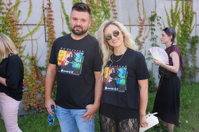 Fanie Eda Sheerana w drodze na kncert na Tarczyński Arena Wrocław, 15 sierpnia 2025