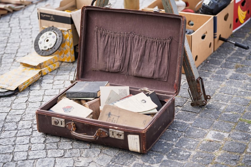 Giełda staroci pod Iglicą we Wrocławiu