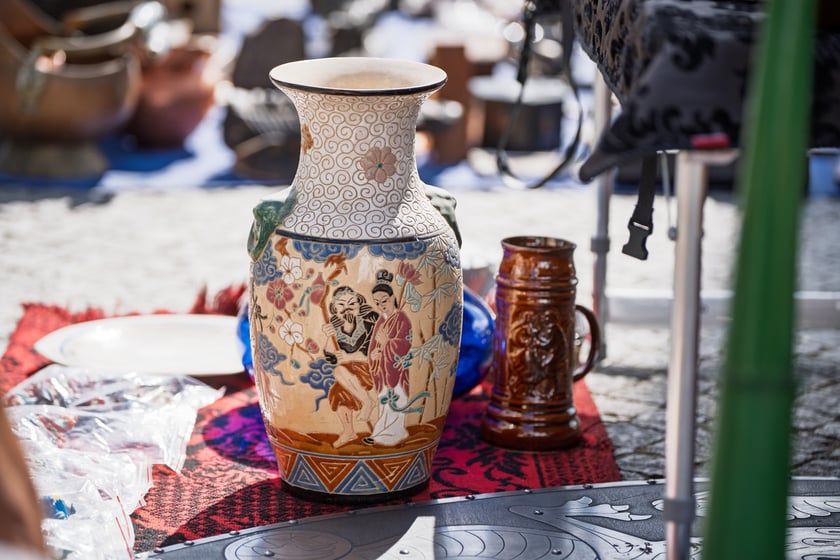 Giełda staroci pod Iglicą we Wrocławiu