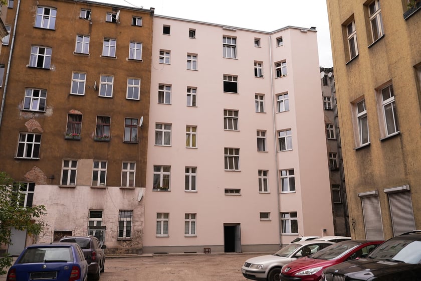 Więckowskiego 20 od tyłu, sierpień 2025