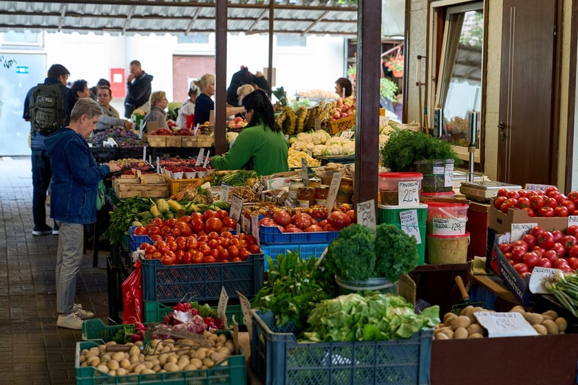 Targ na Ptasiej na wrocławskim osiedlu Nadodrze