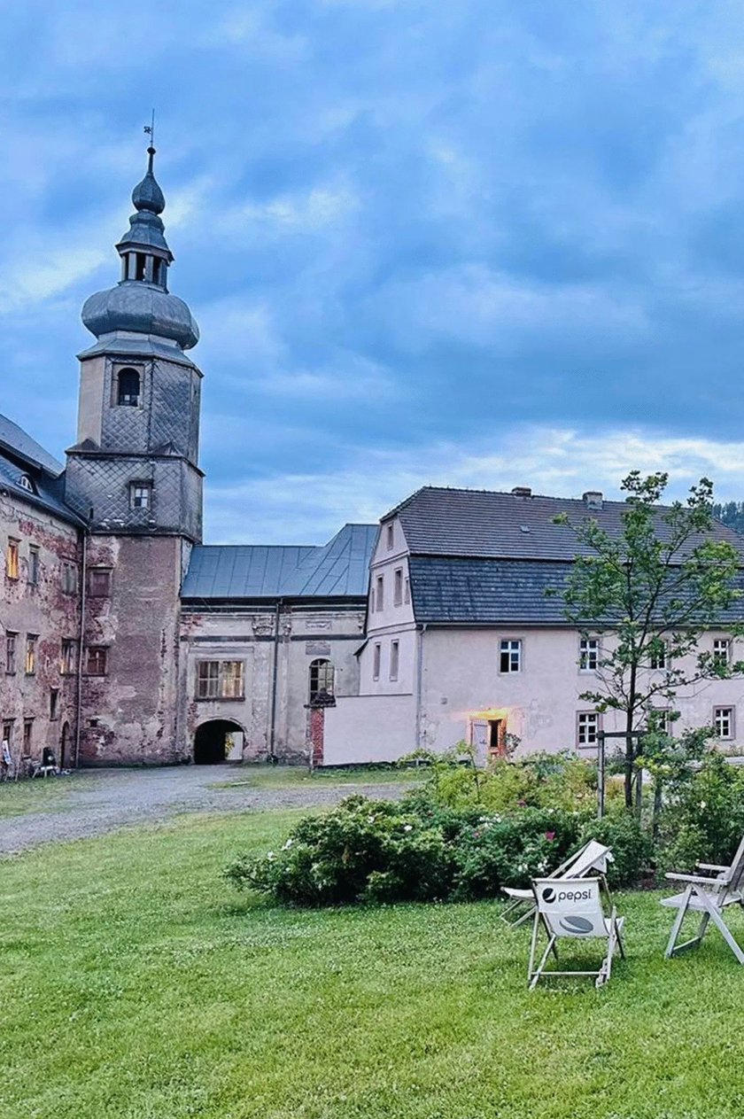 Zamek Sarny w Ścinawce Gornej