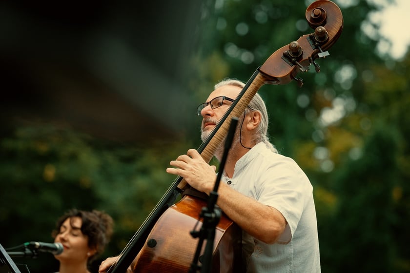 W parku Południowym z koncertem w cyklu „Muzyczne Parki Wrocławia” wystąpiła Marzena Słowik z zespołem „Słowik e os pássaros do amor”.