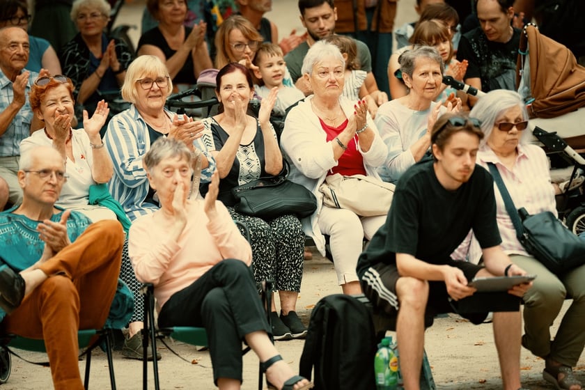 W parku Południowym z koncertem w cyklu „Muzyczne Parki Wrocławia” wystąpiła Marzena Słowik z zespołem „Słowik e os pássaros do amor”.