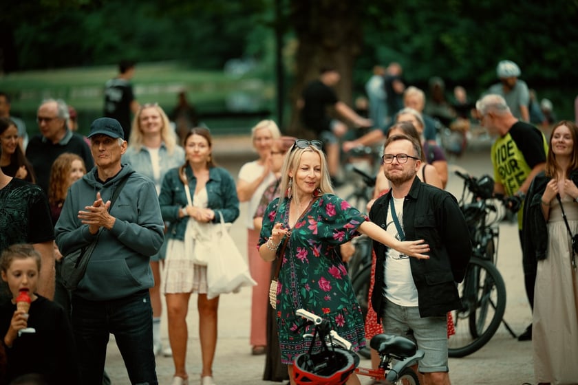 W parku Południowym z koncertem w cyklu „Muzyczne Parki Wrocławia” wystąpiła Marzena Słowik z zespołem „Słowik e os pássaros do amor”.
