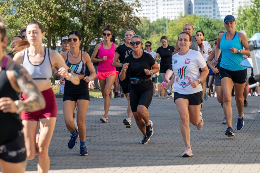 IPAPOLRUN 2025 we Wrocławiu - bieg funkcjonariuszek i pracownic cywilnych policji z Dolnego Śląska, z okazji 100-lecia kobiet w policji