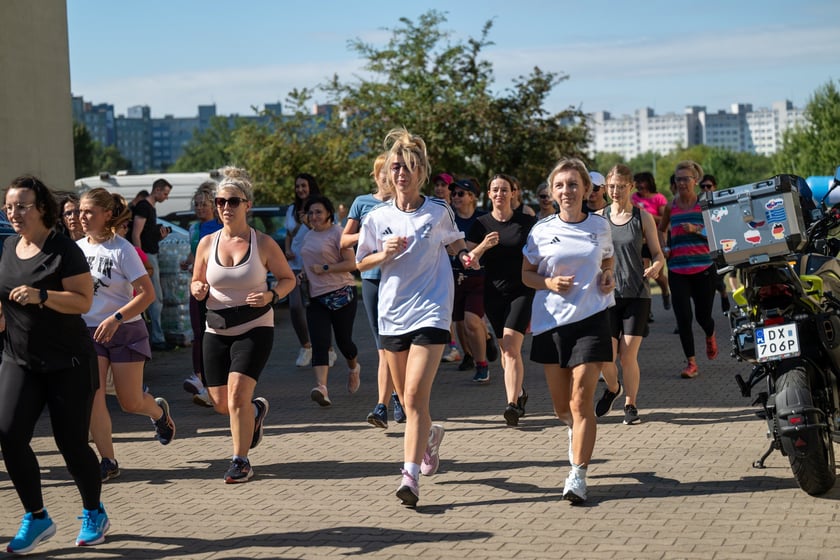 IPAPOLRUN 2025 we Wrocławiu - bieg funkcjonariuszek i pracownic cywilnych policji z Dolnego Śląska, z okazji 100-lecia kobiet w policji