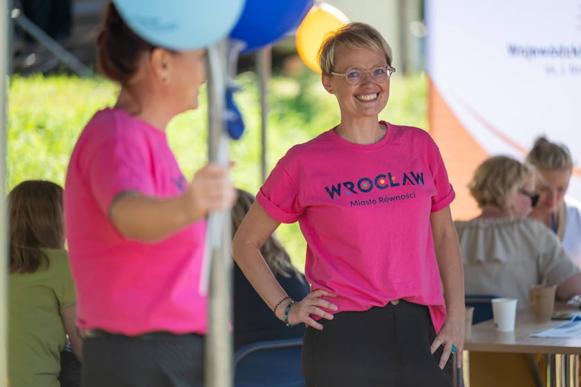 IPAPOLRUN 2025 we Wrocławiu - bieg funkcjonariuszek i pracownic cywilnych policji z Dolnego Śląska, z okazji 100-lecia kobiet w policji