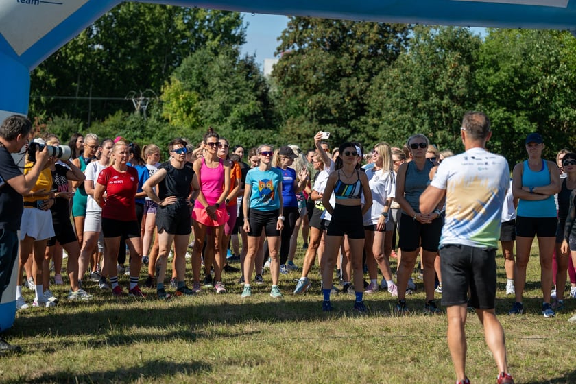 IPAPOLRUN 2025 we Wrocławiu - bieg funkcjonariuszek i pracownic cywilnych policji z Dolnego Śląska, z okazji 100-lecia kobiet w policji