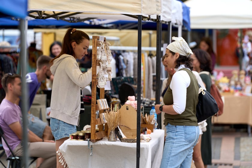 Artishop. Targi rzeczy niepospolitych na  ul. Szewskiej - weekend 5-7 września