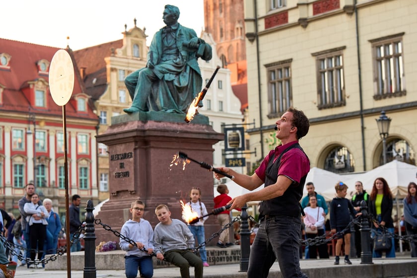 Podróżny festiwal artystów ulicznych Busker Tour na wrocławskim Rynku - 5 i 6 września 2025 r.