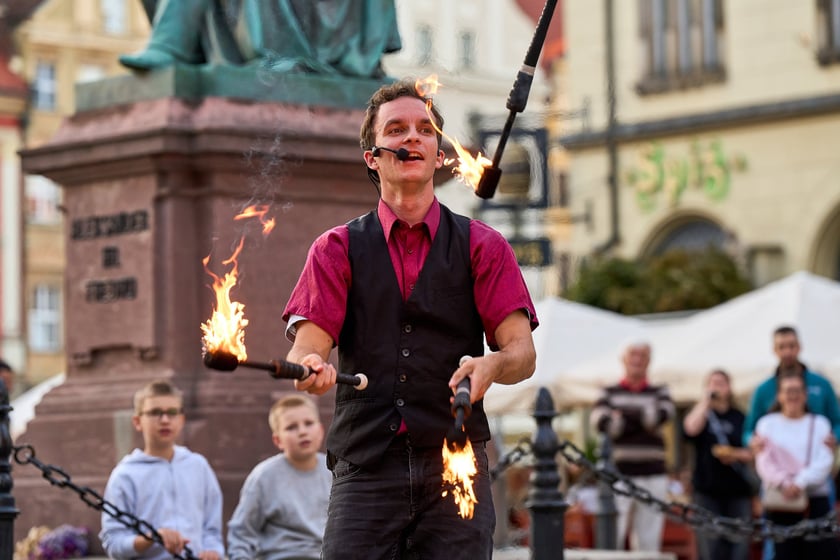 Podróżny festiwal artystów ulicznych Busker Tour na wrocławskim Rynku - 5 i 6 września 2025 r.