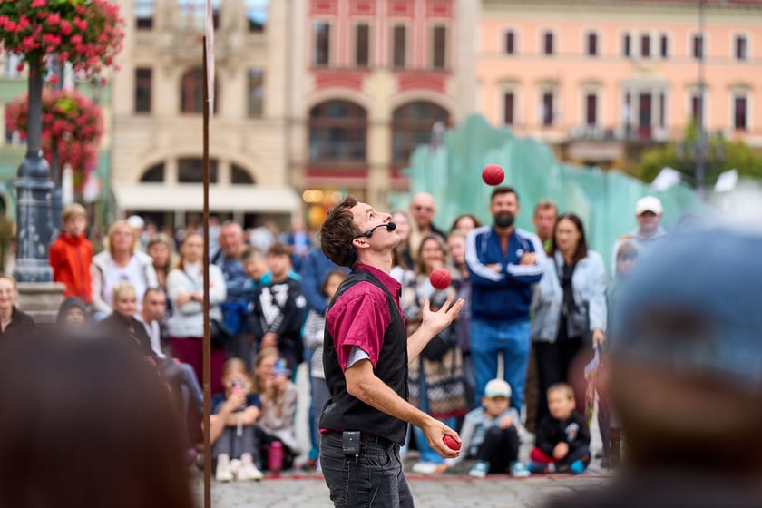 Podróżny festiwal artystów ulicznych Busker Tour na wrocławskim Rynku - 5 i 6 września 2025 r.
