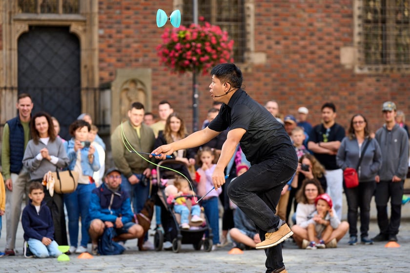 Podróżny festiwal artystów ulicznych Busker Tour na wrocławskim Rynku - 5 i 6 września 2025 r.