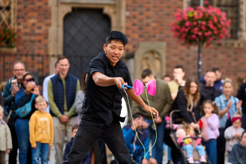 Podróżny festiwal artystów ulicznych Busker Tour na wrocławskim Rynku - 5 i 6 września 2025 r.