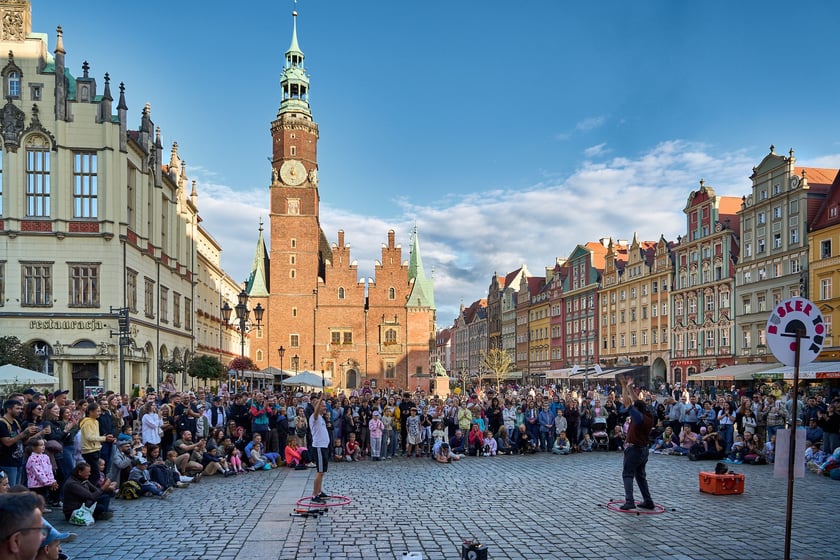 Podróżny festiwal artystów ulicznych Busker Tour na wrocławskim Rynku - 5 i 6 września 2025 r.