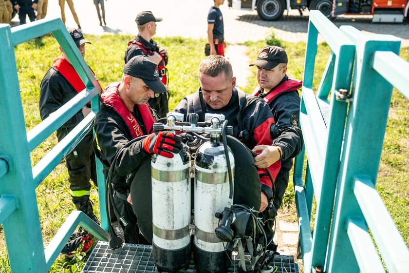 Ćwiczenia służb we Wrocławiu - Wyspa 2025 uczy jak wsp&oacute;łdziałać podczas powodzi