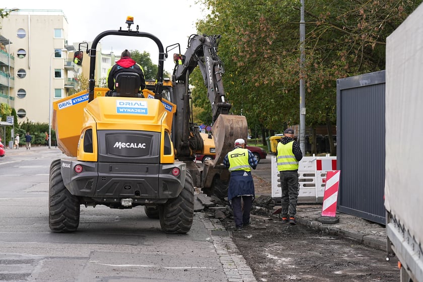 Remont chodników przy Bacciarellego, wrzesień 2025
