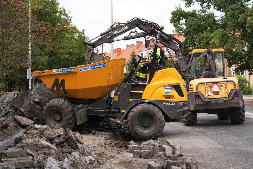 Remont chodników przy Bacciarellego, wrzesień 2025