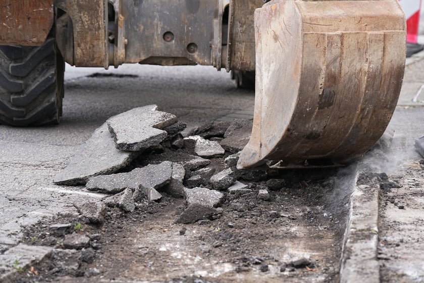 Remont chodników przy Bacciarellego, wrzesień 2025