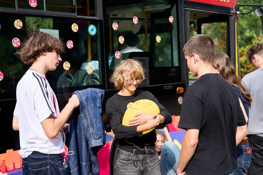 Specjalny autobus przywiózł akcję HejTy Reaguj do Liceum nr 8 im. Bolesława Krzywoustego