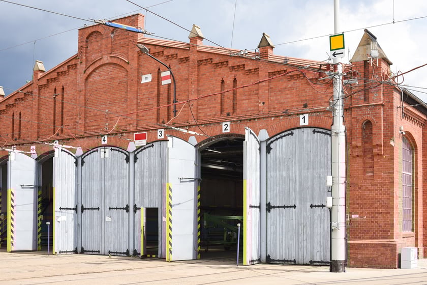 Zabytkowa hala na zajezdni Borek, lato 2025