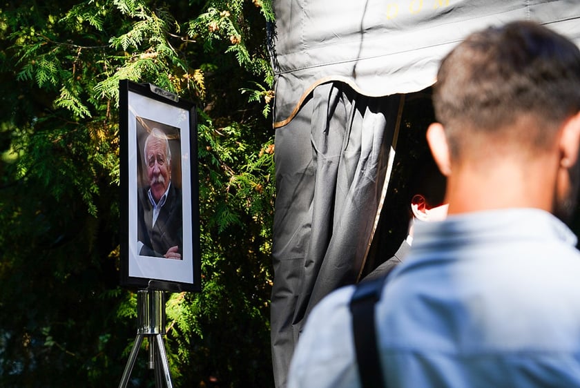 Pogrzeb Bronisława Zatheya na Cmentarzu Grabiszyńskim 12 września