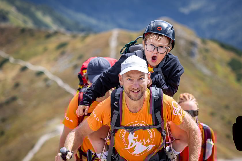 G&oacute;rska wyprawa z Szerpami Nadziei. Zdjęcie archiwalne, wykonane w sierpniu 2025