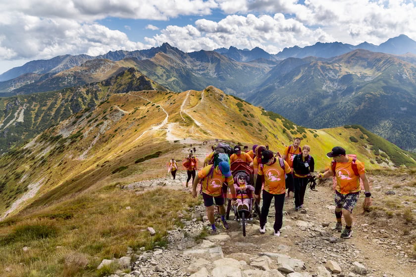 G&oacute;rska wyprawa z Szerpami Nadziei. Zdjęcie archiwalne, wykonane w sierpniu 2025