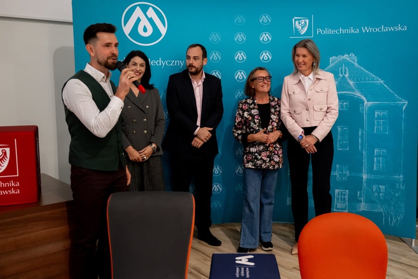 Na zdjęciach 3. Festiwal Pierwszej Pomocy na Politechnice Wrocławskiej &ndash; rozpoczęcie konferencji &bdquo;Bezpieczny Wrocław&rdquo;