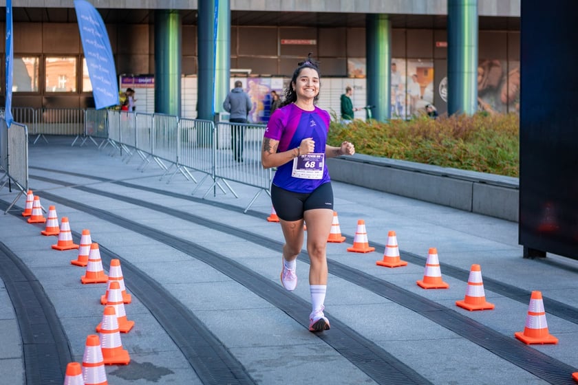Uczestnicy 10. Sky Tower Run we Wrocławiu