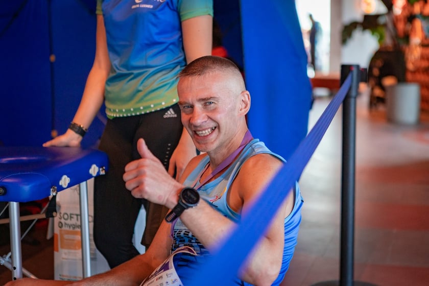 Uczestnicy 10. Sky Tower Run we Wrocławiu