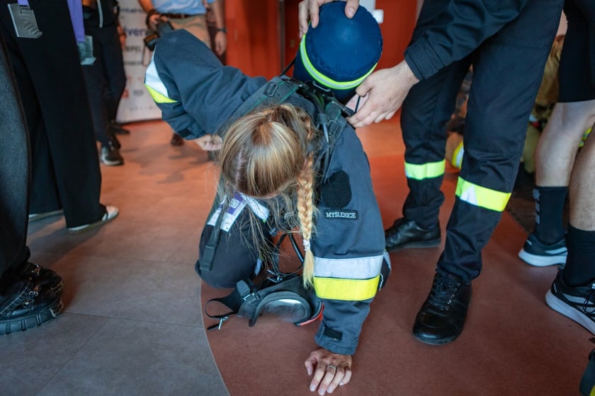 Uczestnicy 10. Sky Tower Run we Wrocławiu