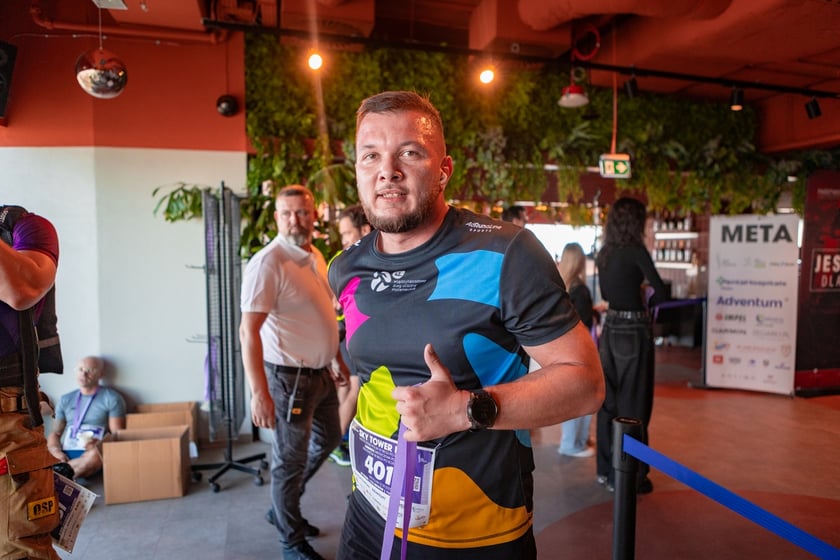 Uczestnicy 10. Sky Tower Run we Wrocławiu