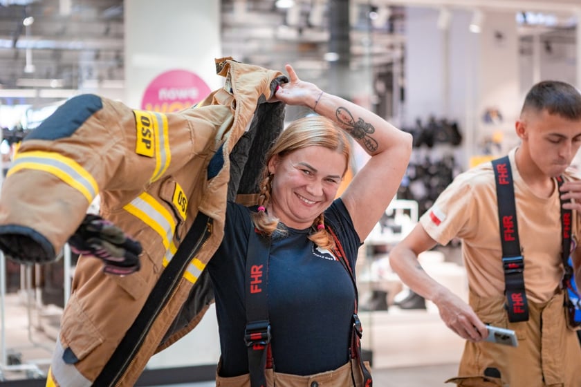 Uczestnicy 10. Sky Tower Run we Wrocławiu