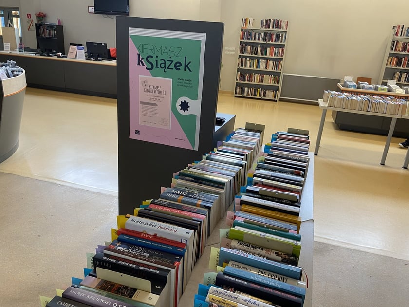 Kiermasz książek w bibliotece przy ul. Grabiszyńskiej we Wrocławiu