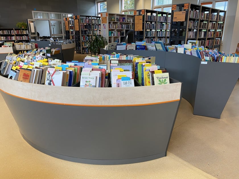 Kiermasz książek w bibliotece przy ul. Grabiszyńskiej we Wrocławiu