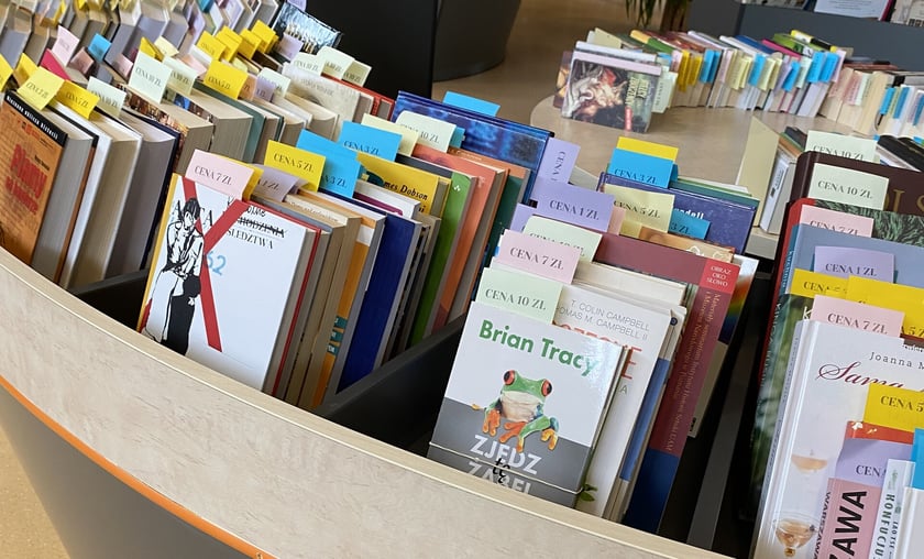 Kiermasz książek w bibliotece przy ul. Grabiszyńskiej we Wrocławiu