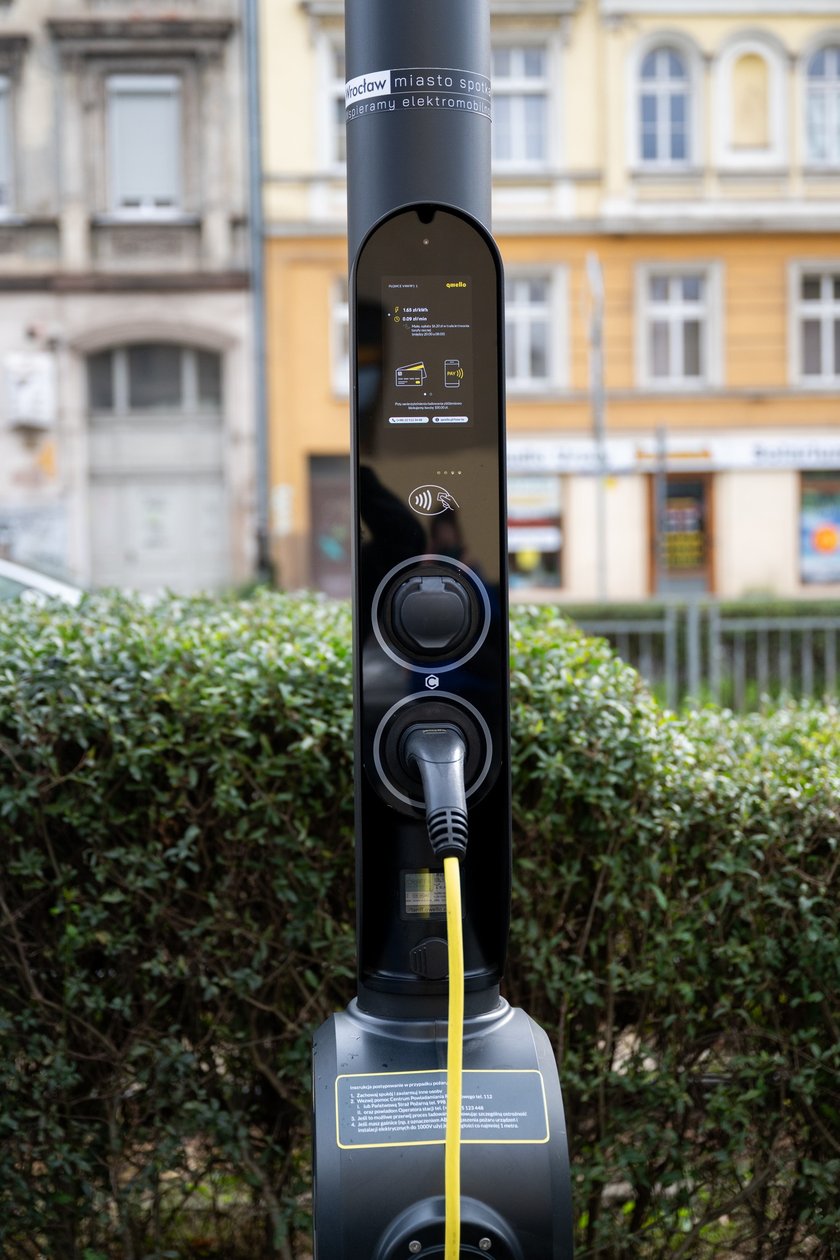 Stacja ładowania pojazd&oacute;w elektrycznych