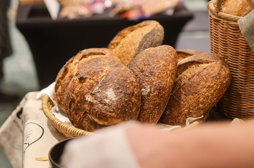 Na zdjęciach IV edycja programu &bdquo;Od pola na wrocławski st&oacute;ł&rdquo; we wrocławskim Novotelu